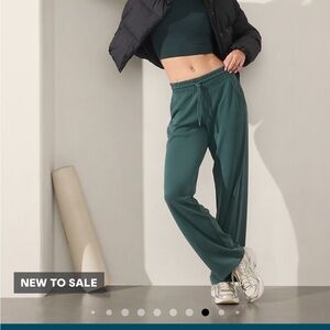 Athleta Seasoft Straight Pant